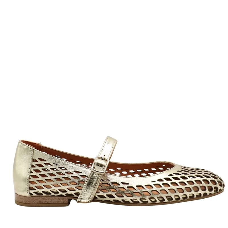 Misti - The openwork ballet flat with audacious charm