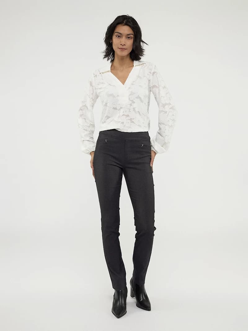 Narrow fitted pull-on pant