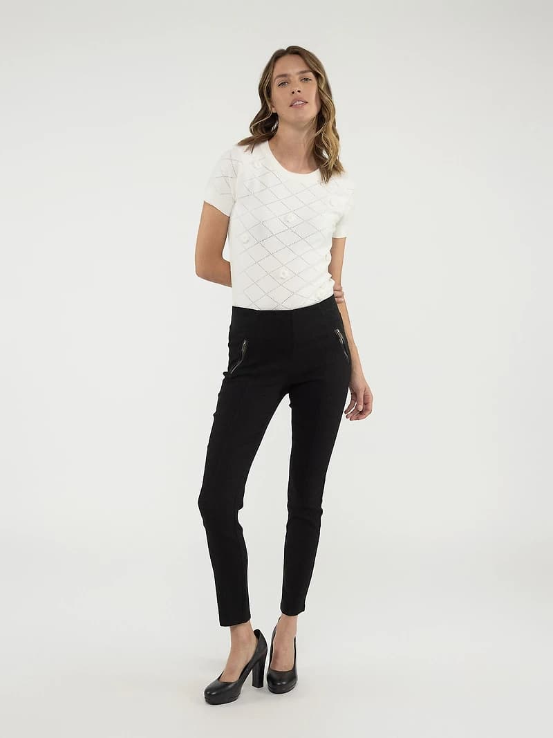 Narrow fitted pull-on pant
