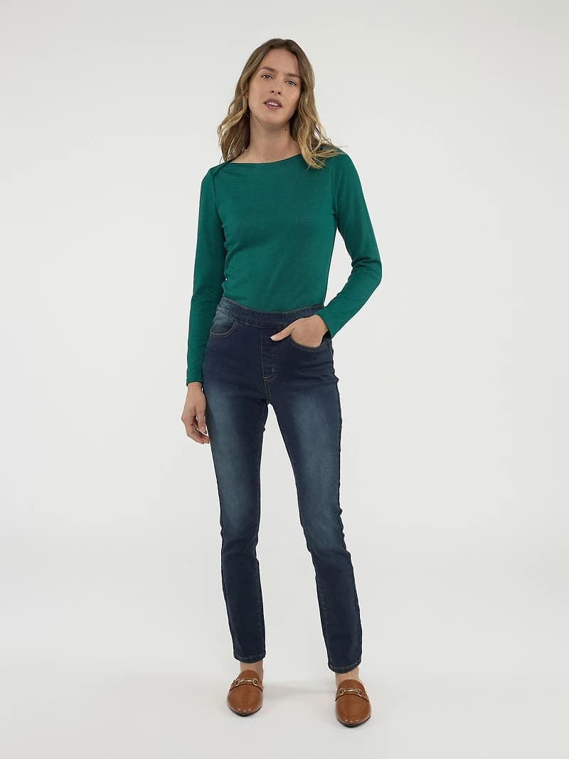 Skinny semi-fitted pull-on jean
