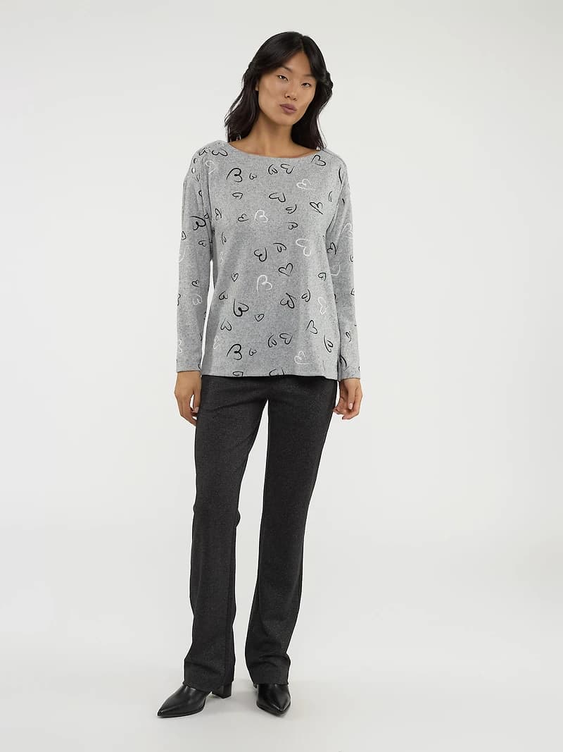 Long-sleeve semi-fitted t-shirt