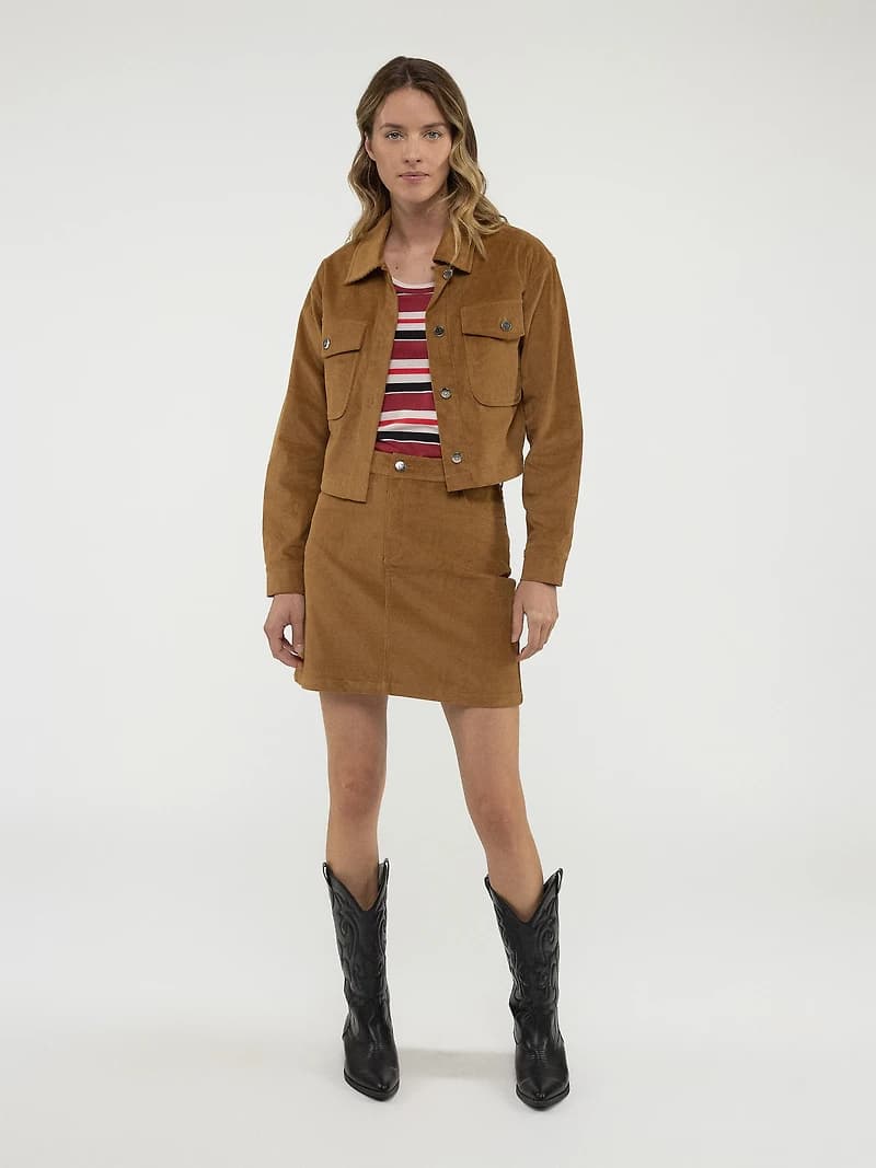 Cropped semi-fitted blazer
