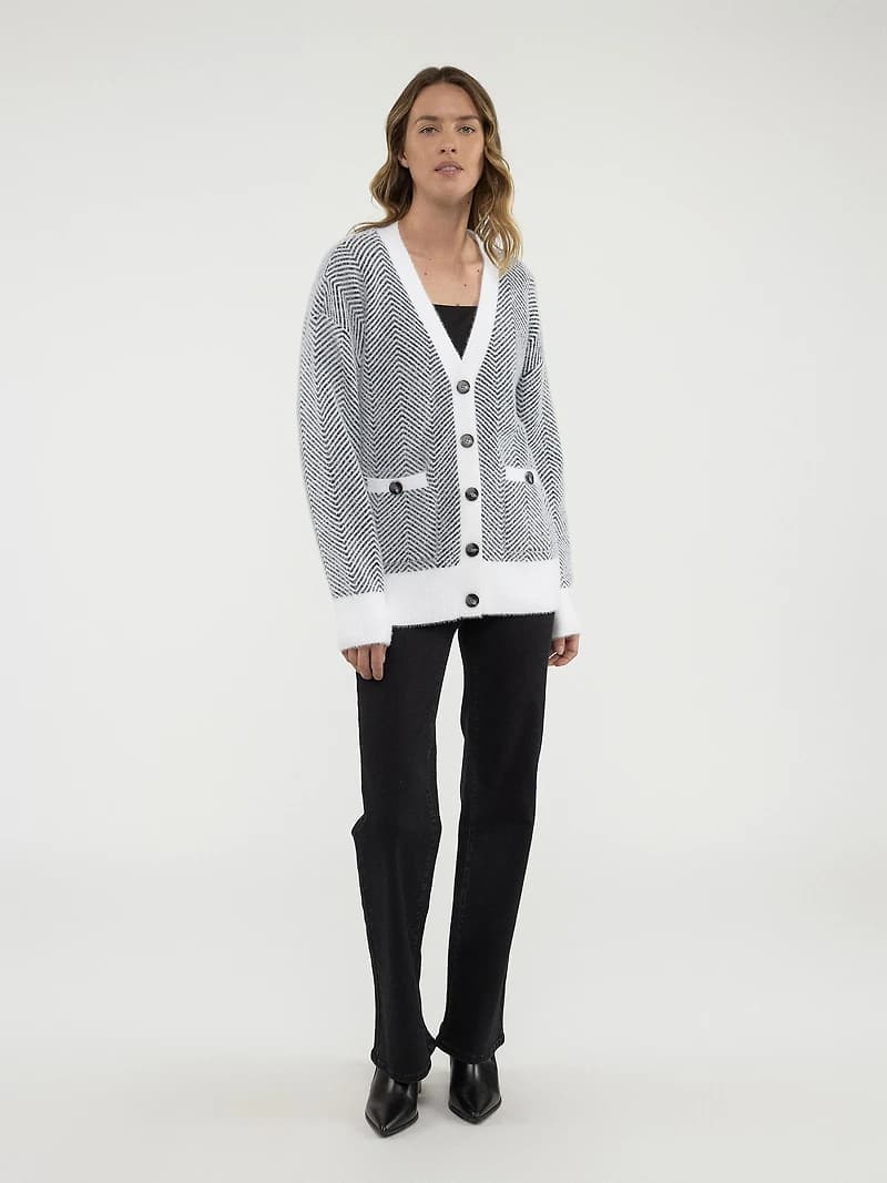 Long-sleeve loose knit cardigan