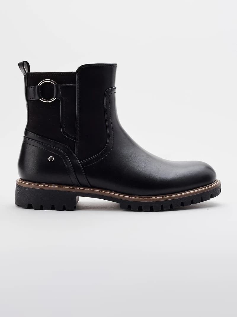 Low heels boots