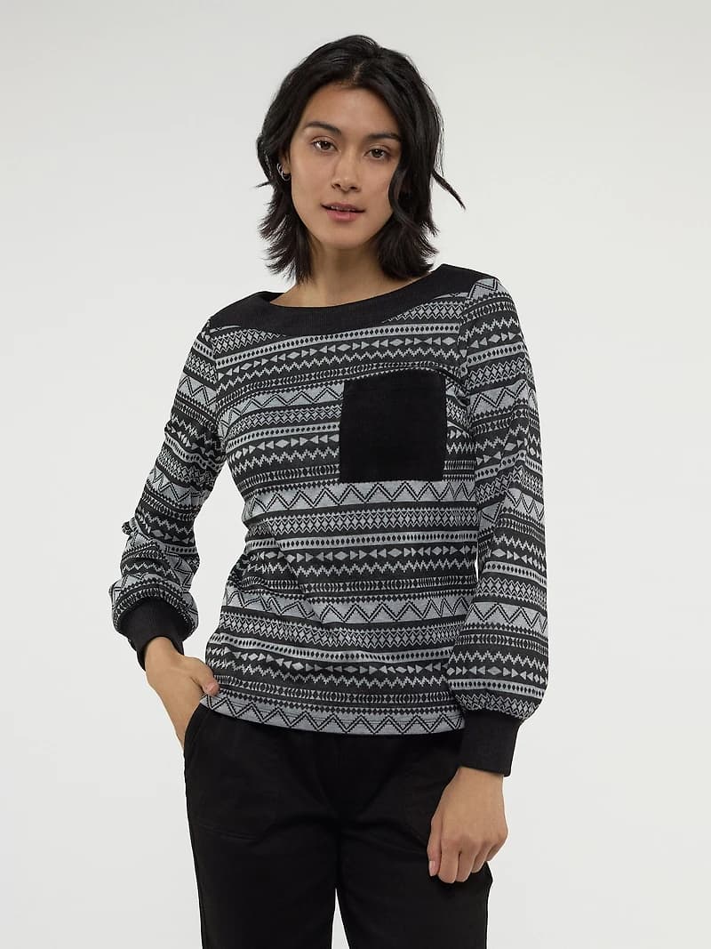 Long-sleeve semi-fitted t-shirt