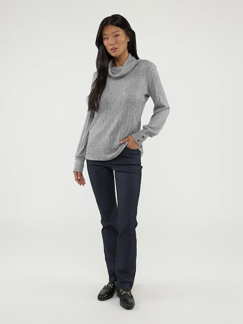 Long-sleeve semi-fitted t-shirt