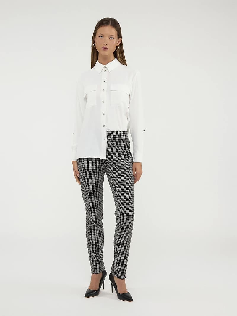 Long-sleeve semi-fitted blouse with buttons
