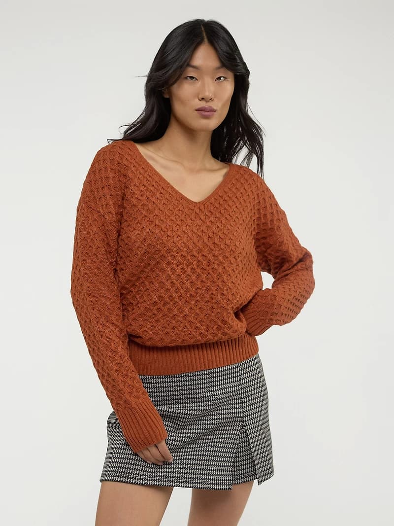 Long-sleeve loose pullover sweater