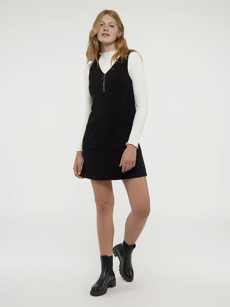 Sleeveless short dress