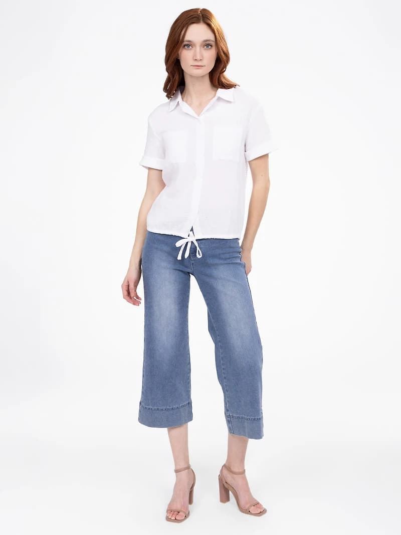 Short-sleeve semi-fitted blouse with buttons