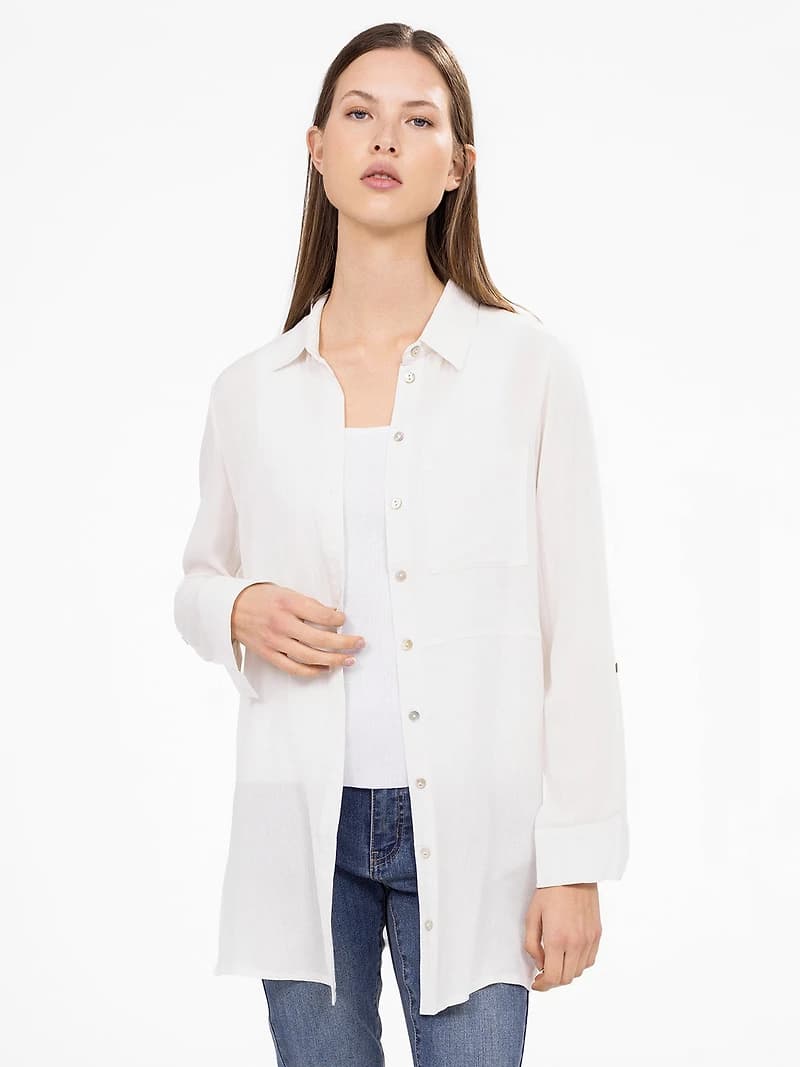 Long-sleeve semi-fitted blouse with buttons