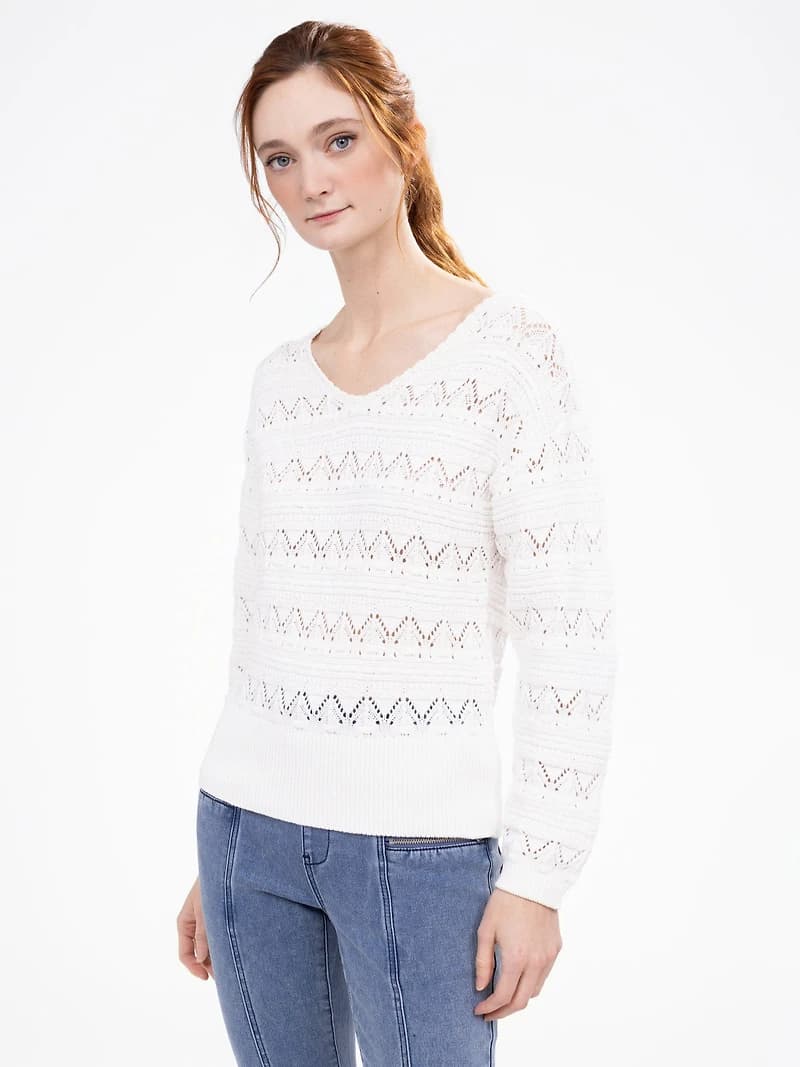 Cropped semi-fitted pullover sweater
