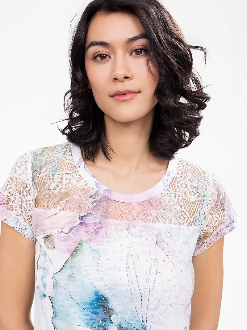 Short-sleeve semi-fitted t-shirt