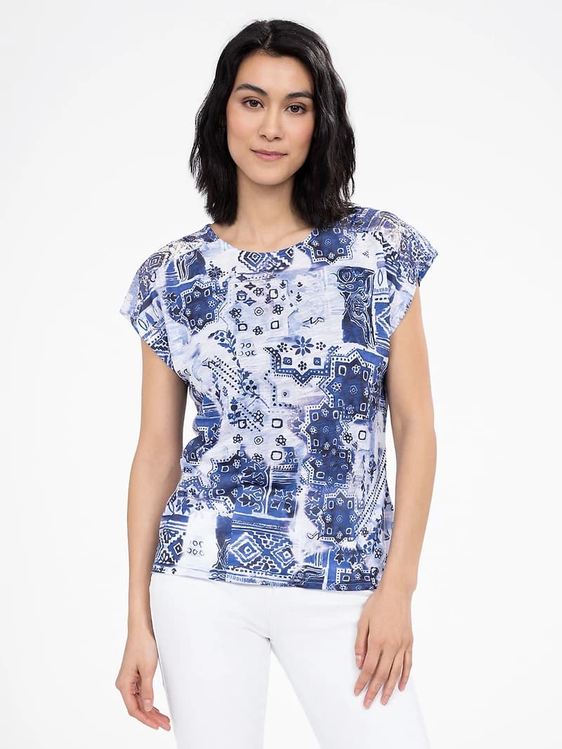 Short-sleeve semi-fitted t-shirt