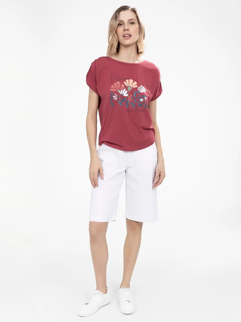 Short-sleeve semi-fitted t-shirt