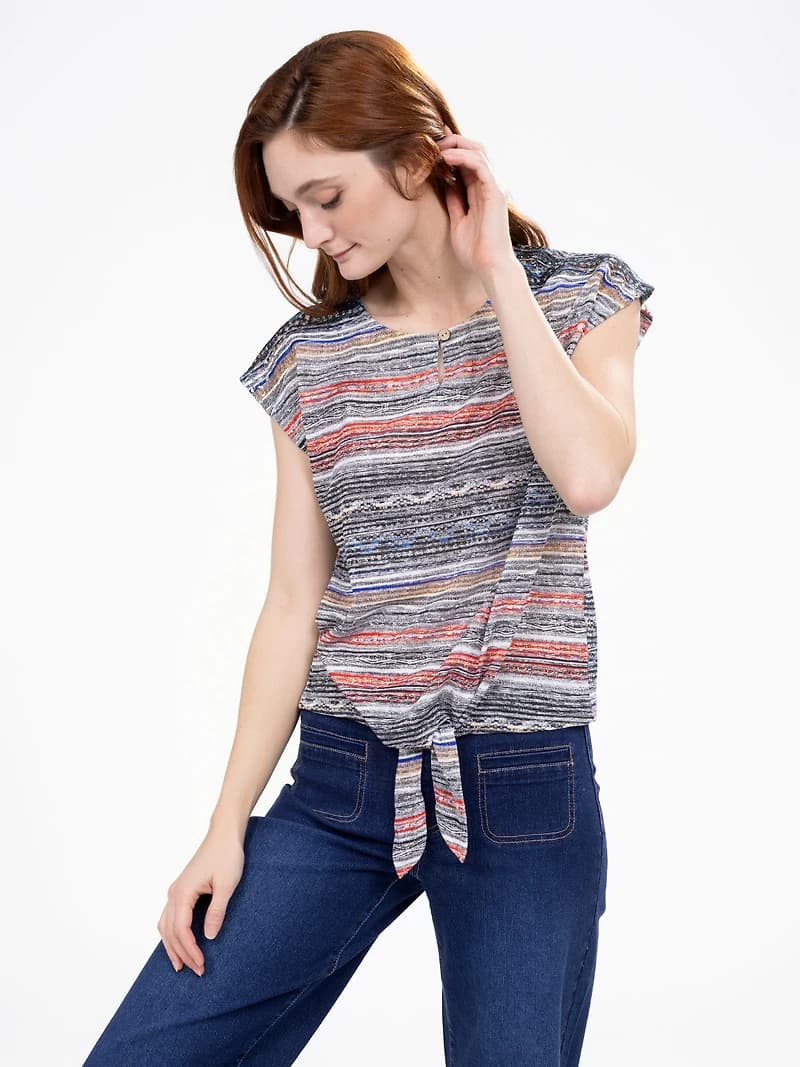 Short-sleeve semi-fitted t-shirt