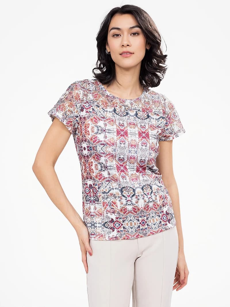 Short-sleeve semi-fitted t-shirt