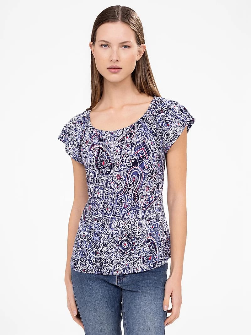 Short-sleeve semi-fitted t-shirt