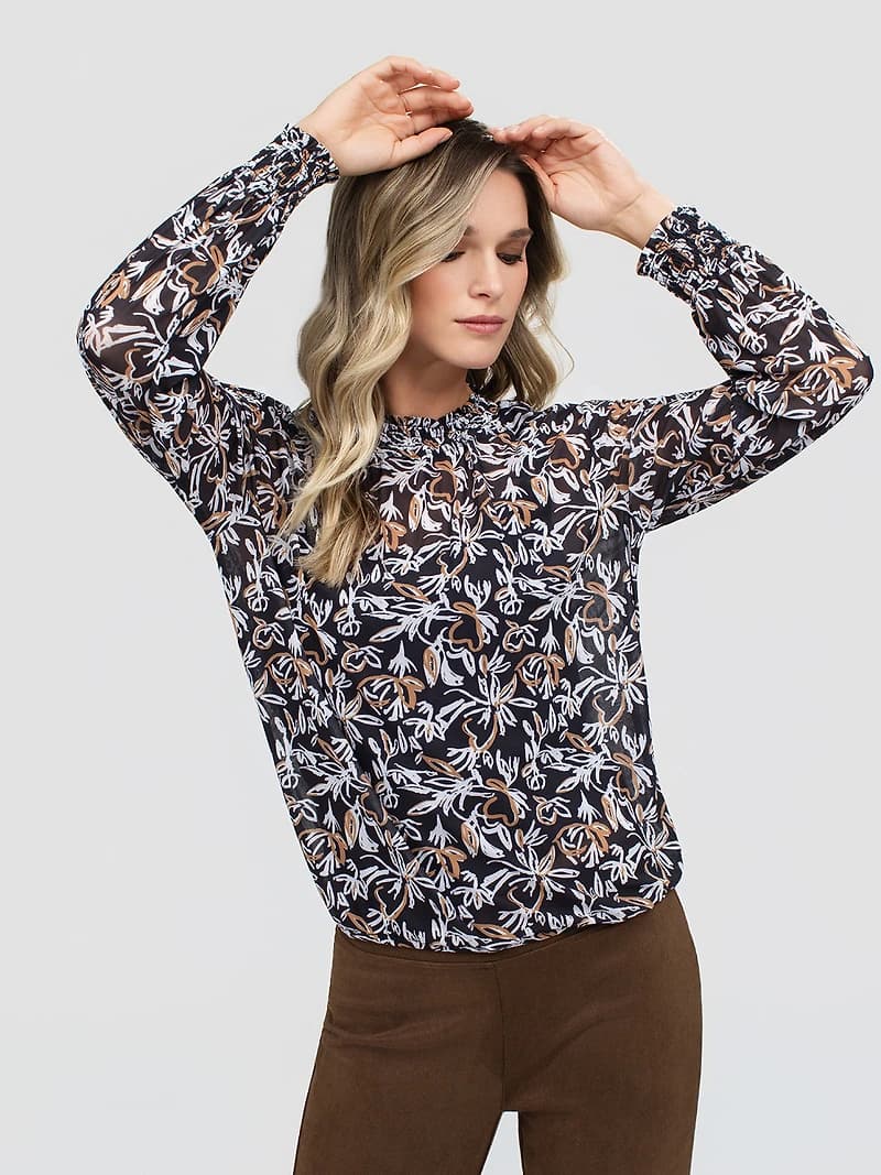 Long-sleeve t-shirt