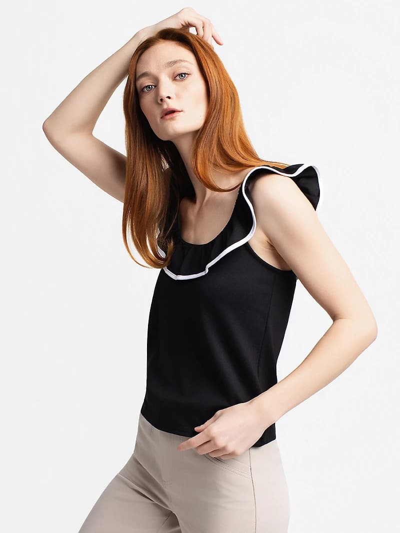 Semi-fitted tank top