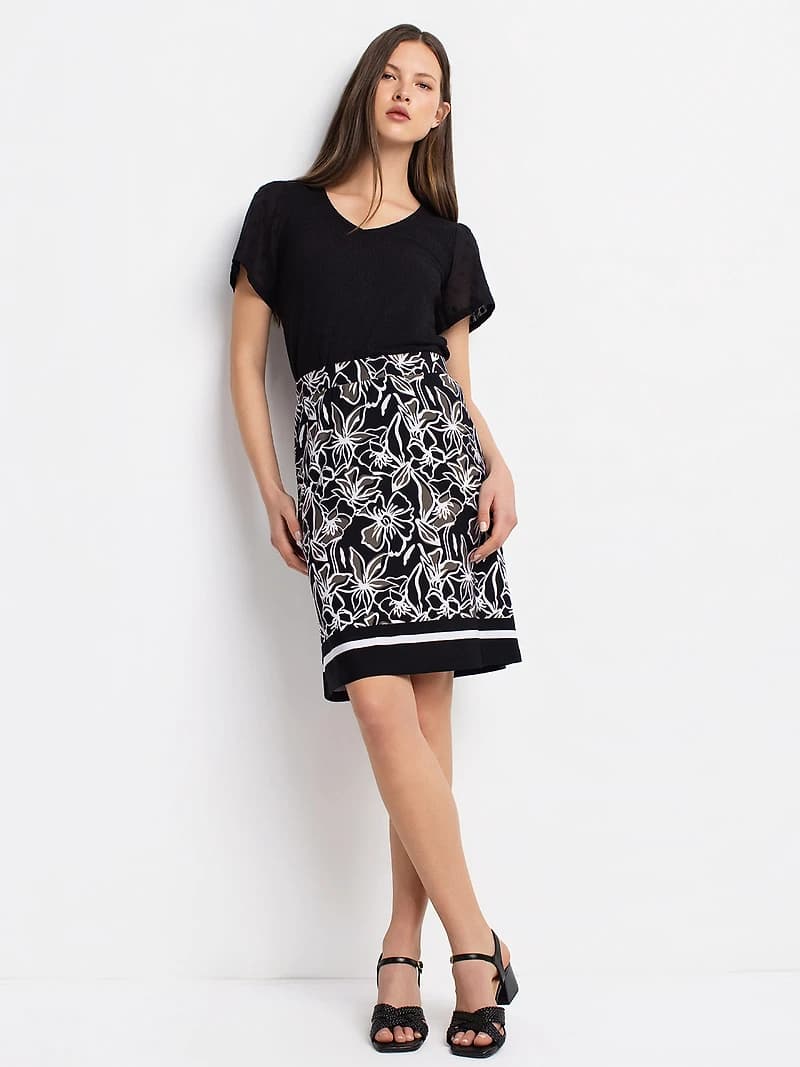 Knit flared short skirt