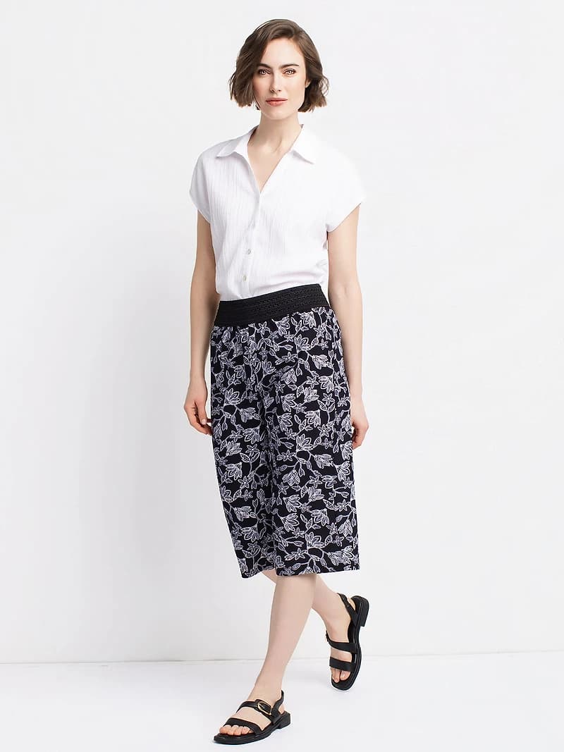 Wide-leg casual pull-on capri