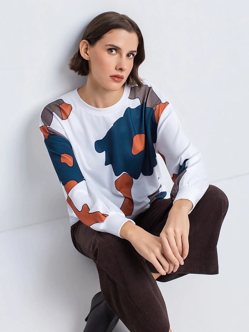 Long-sleeve T-shirt