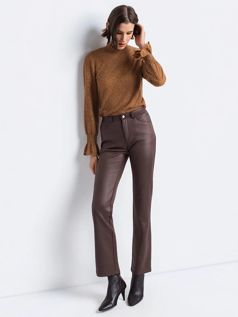 Pantalon semi-évasé semi-ajusté