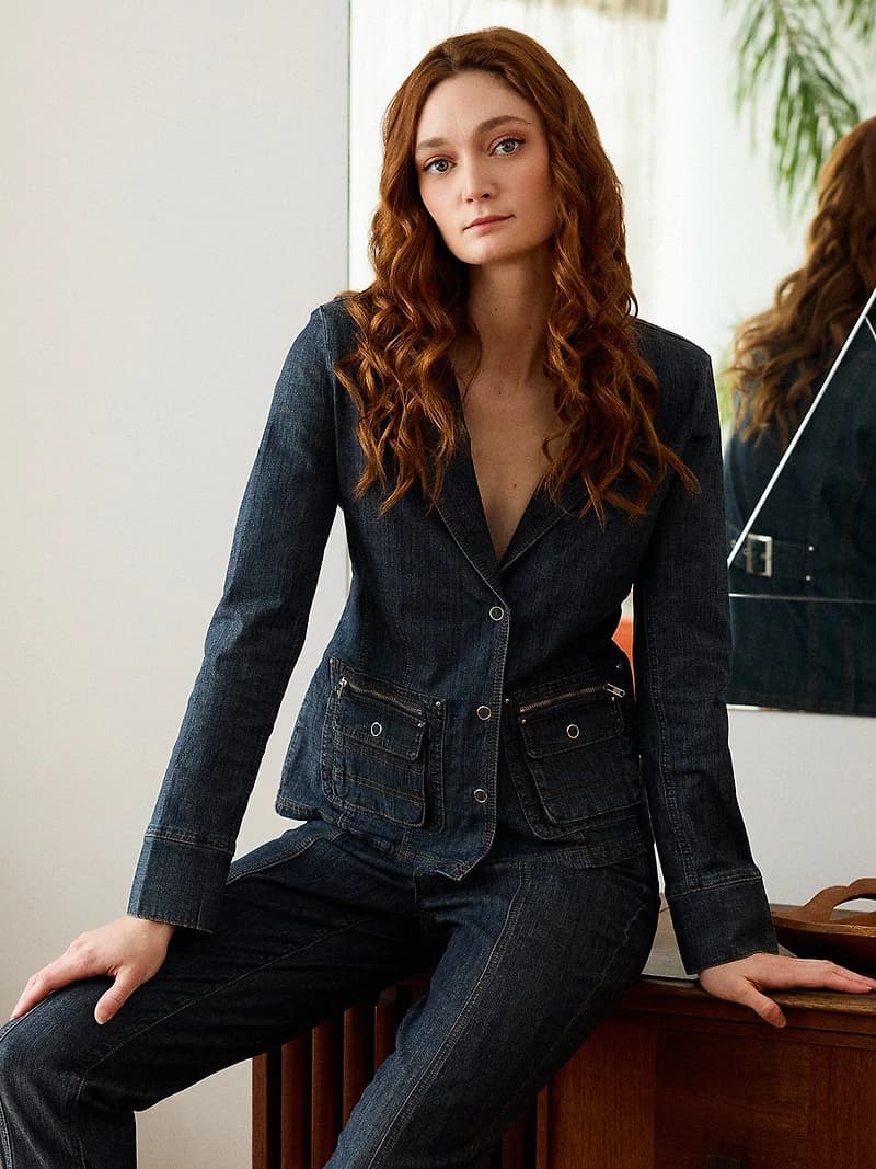 Long sleeve semi-fitted vest