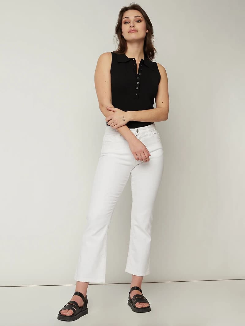 Semi-flared 7/8 jean