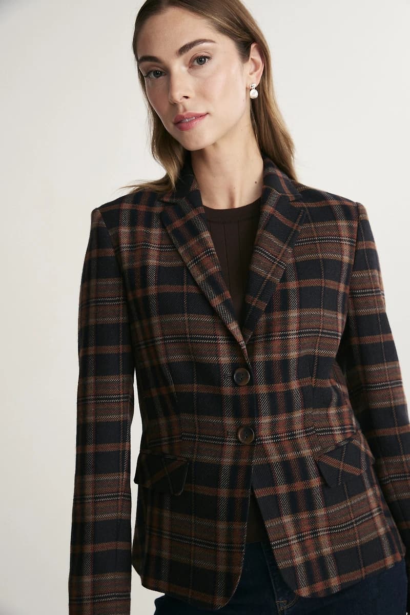 Fitted plaid blazer